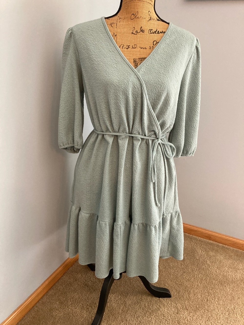 MELLODAY Light Sage Wrap Design V-Neck Ruffle Hem Dress Women Size Large